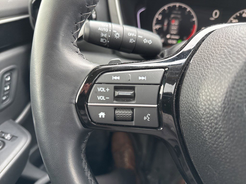 Certified 2025 Honda Pilot Touring image 13