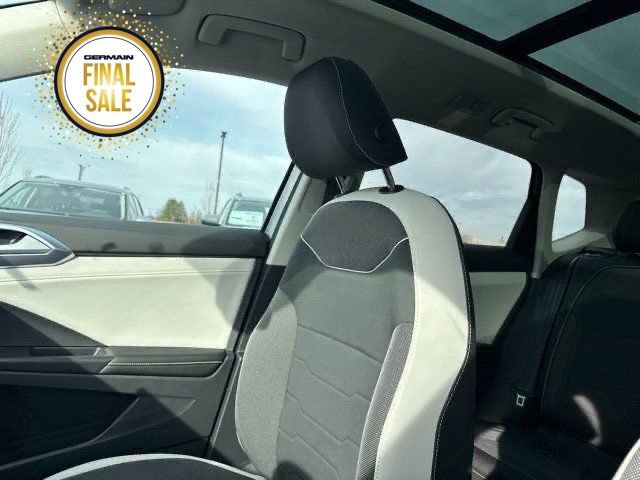 New 2025 Volkswagen Taos SE image 19