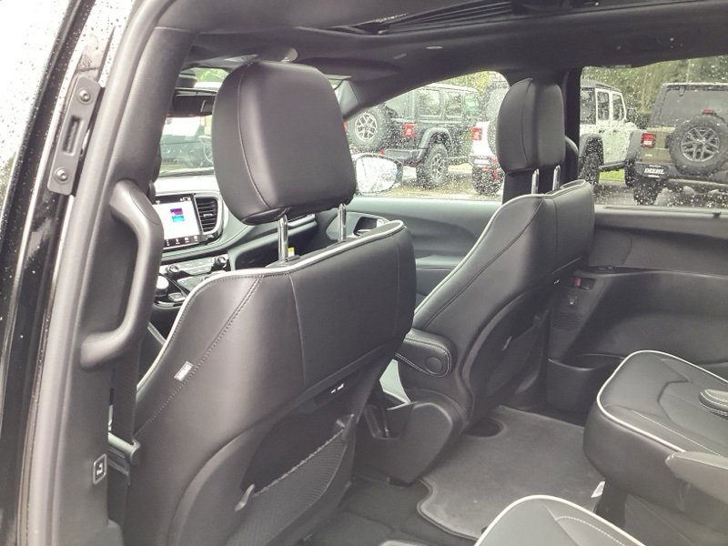 New 2026 Chrysler Pacifica Limited w/ S Appearance Package image 20