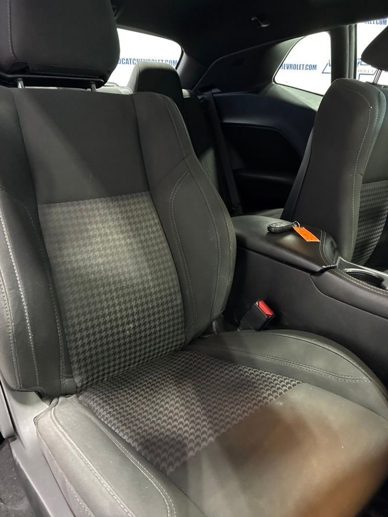 Used 2019 Dodge Challenger SXT RWD image 23
