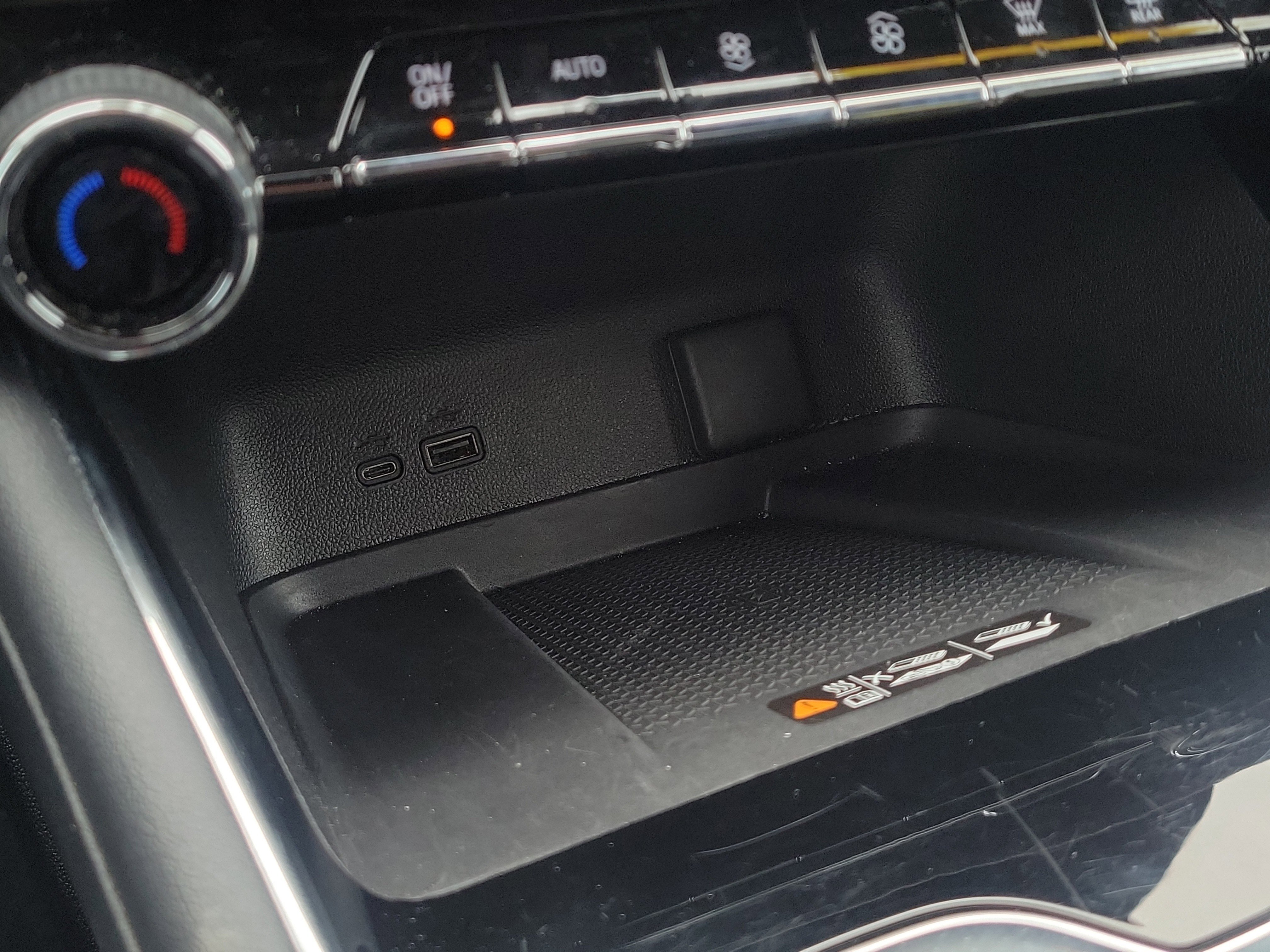 Used 2024 Chevrolet Traverse LT image 30