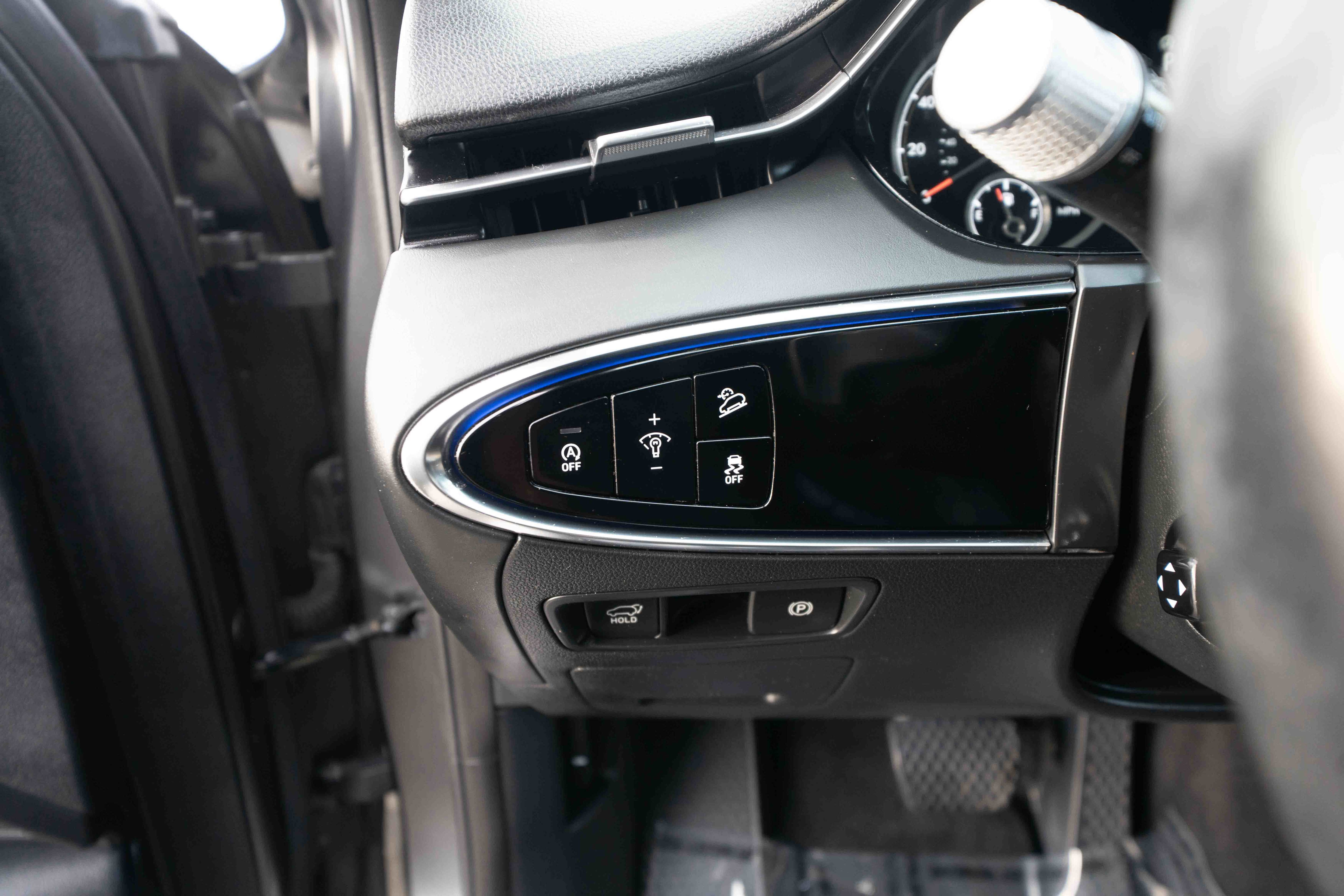 Used 2023 Genesis GV70 2.5T w/ Advanced Package image 11