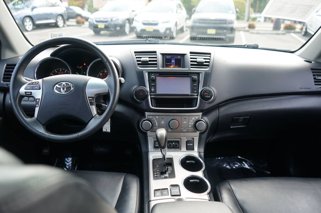 Used 2013 Toyota Highlander SE AWD/4WD image 14