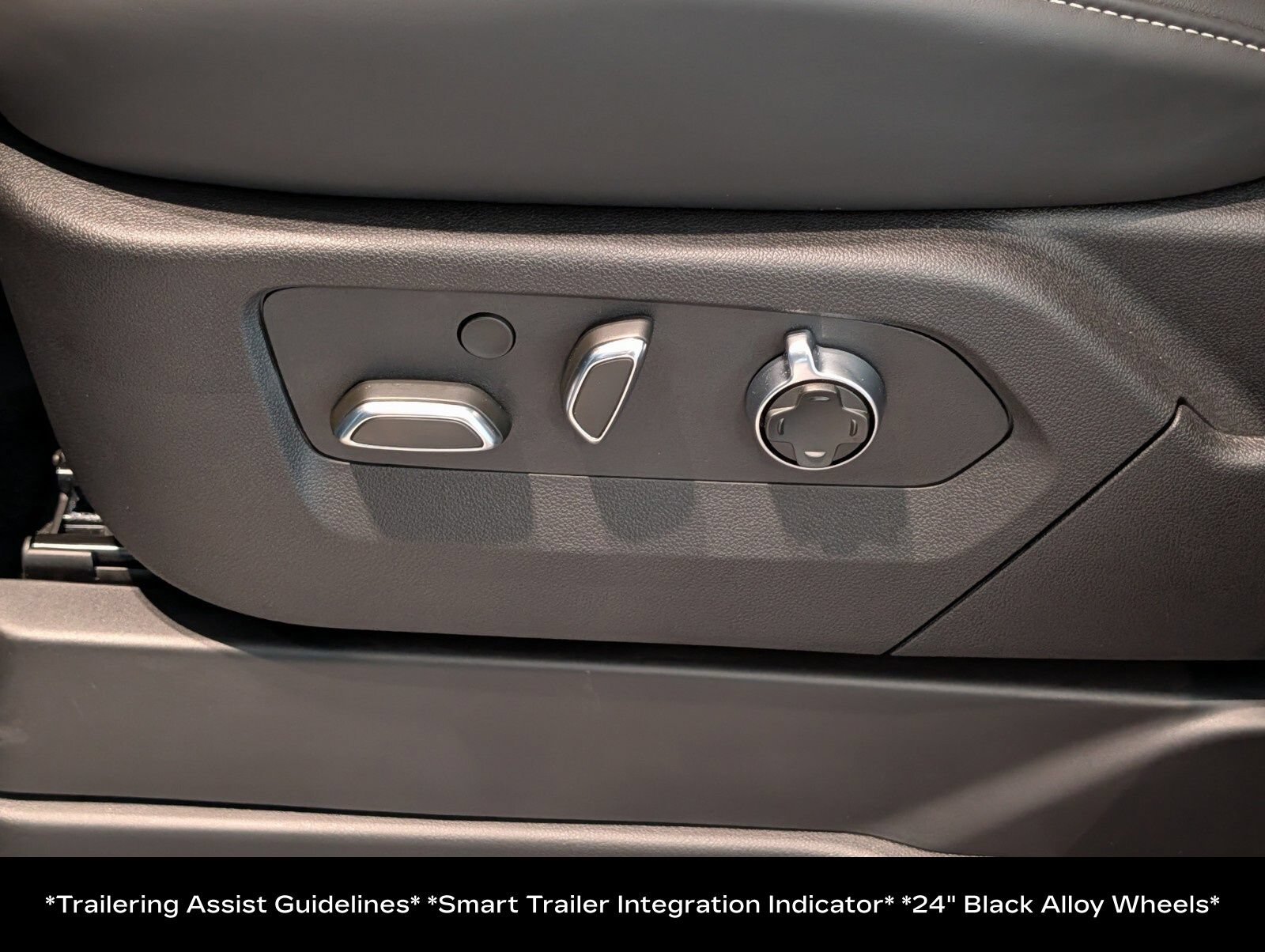 Certified 2025 Cadillac Escalade V AWD/4WD image 35