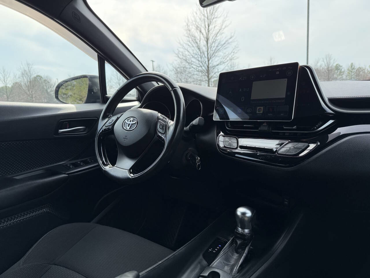 Used 2018 Toyota C-HR XLE image 19