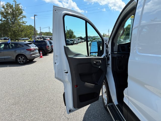 Certified 2025 Ford Transit 250 Low Roof w/ Exterior Upgrade Package RWD image 4