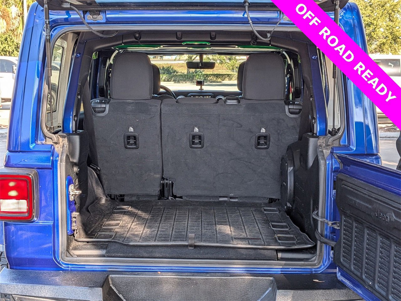 Used 2020 Jeep Wrangler Unlimited Sahara w/ Uconnect 4C Nav & Sound Group image 22