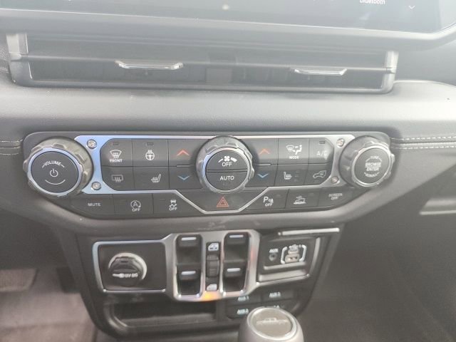 Used 2026 Jeep Gladiator Sport AWD/4WD image 17