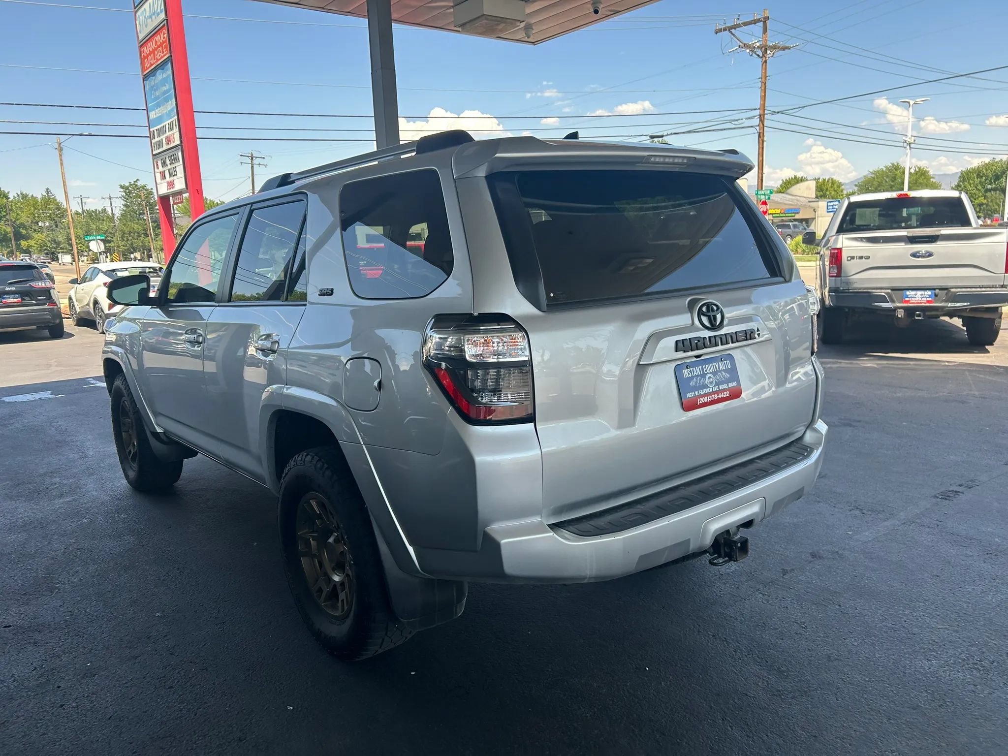 Used 2022 Toyota 4Runner SR5 w/ Revi AWD/4WD image 15