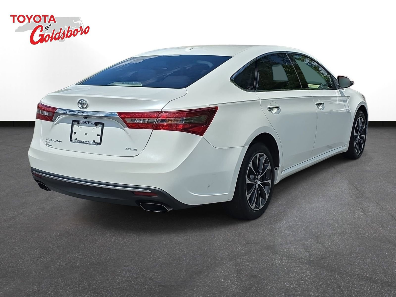Used 2016 Toyota Avalon XLE FWD image 5