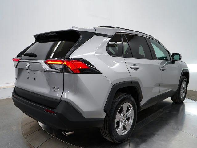 Used 2022 Toyota RAV4 XLE w/ Convenience Package AWD/4WD image 6