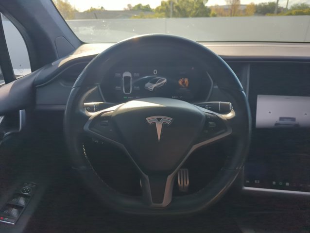 Used 2018 Tesla Model X P100D image 12