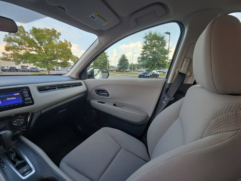 Used 2016 Honda HR-V LX image 19