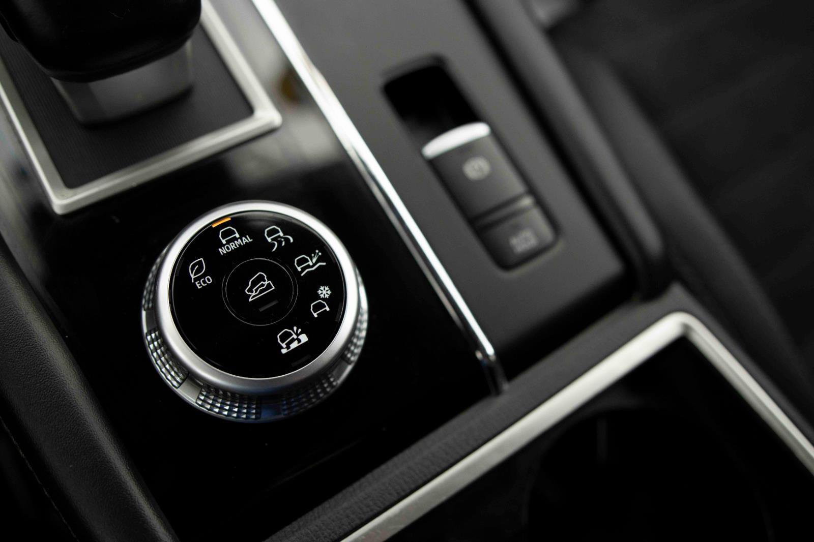 Used 2024 Mitsubishi Outlander SE image 11