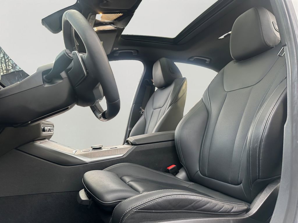 Used 2025 BMW 330i xDrive Sedan image 23