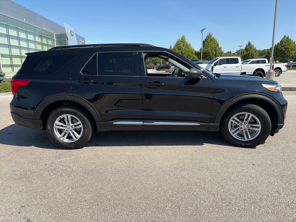 Used 2023 Ford Explorer XLT w/ Equipment Group 202A AWD/4WD image 7