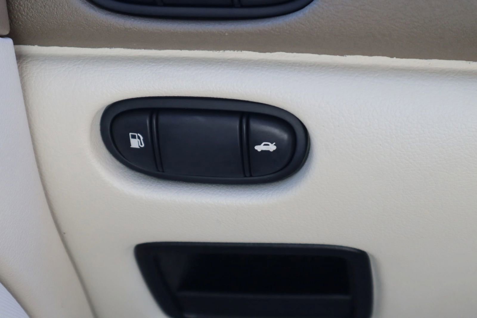 Used 2003 Jaguar S-TYPE 3.0 image 13