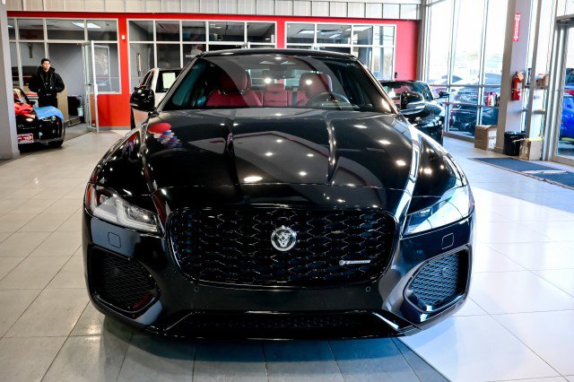 Used 2024 Jaguar XF R-Dynamic SE image 3