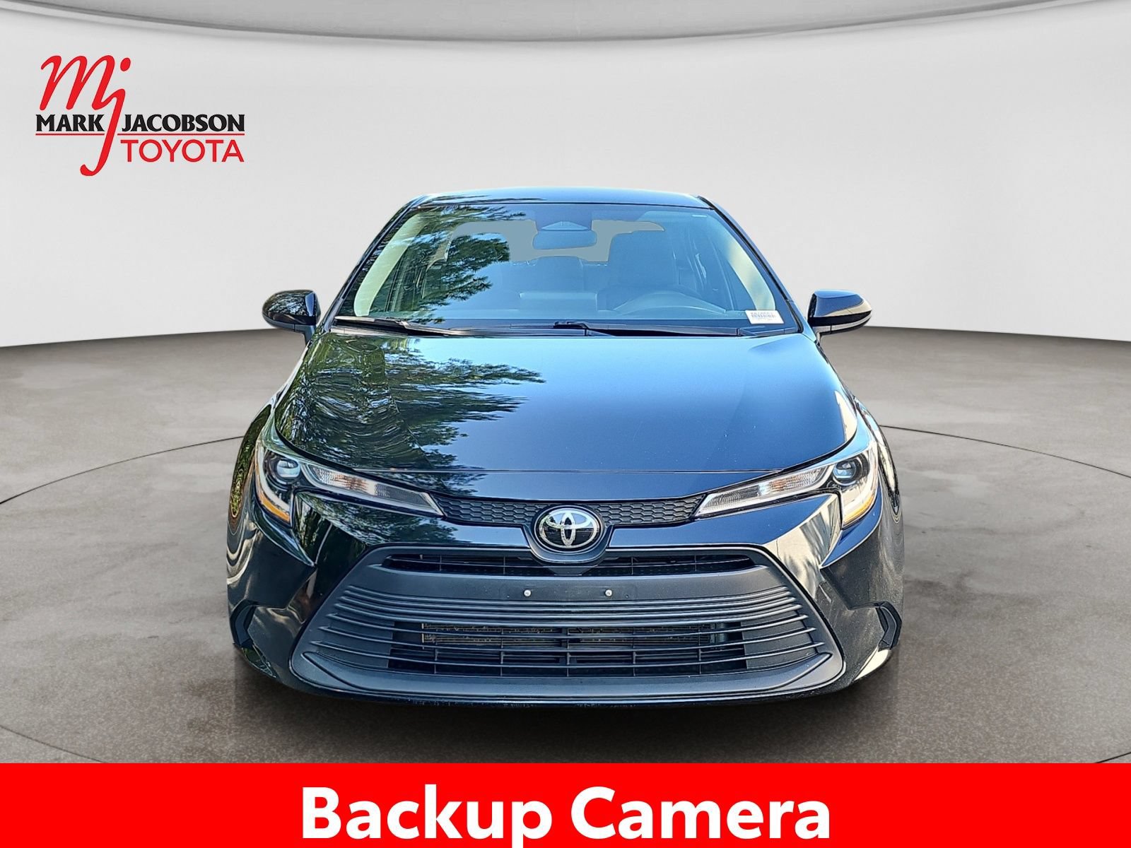 Used 2024 Toyota Corolla LE FWD image 3