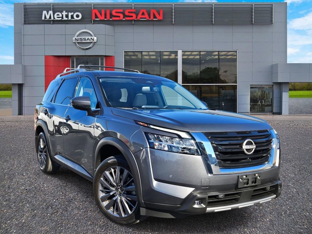 Certified 2022 Nissan Pathfinder SL w/ SL Premium Package