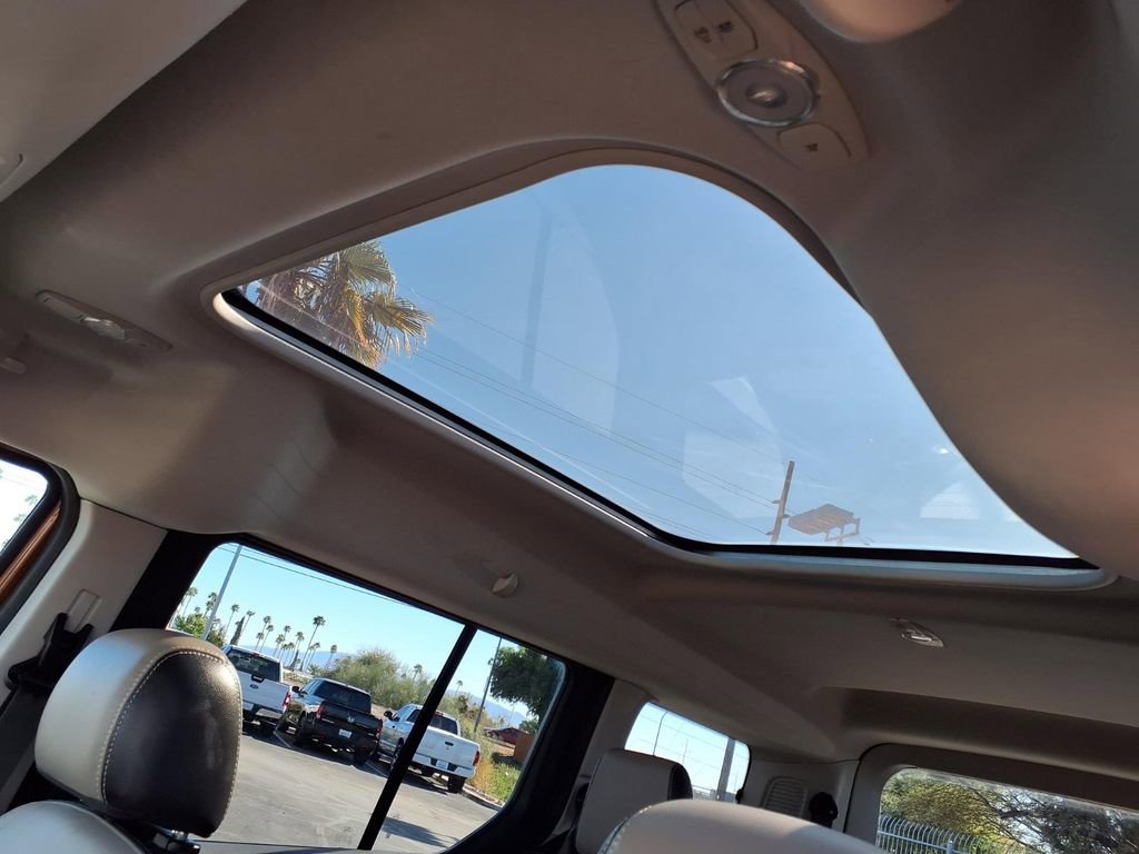 Used 2014 Ford Transit Connect Titanium image 7