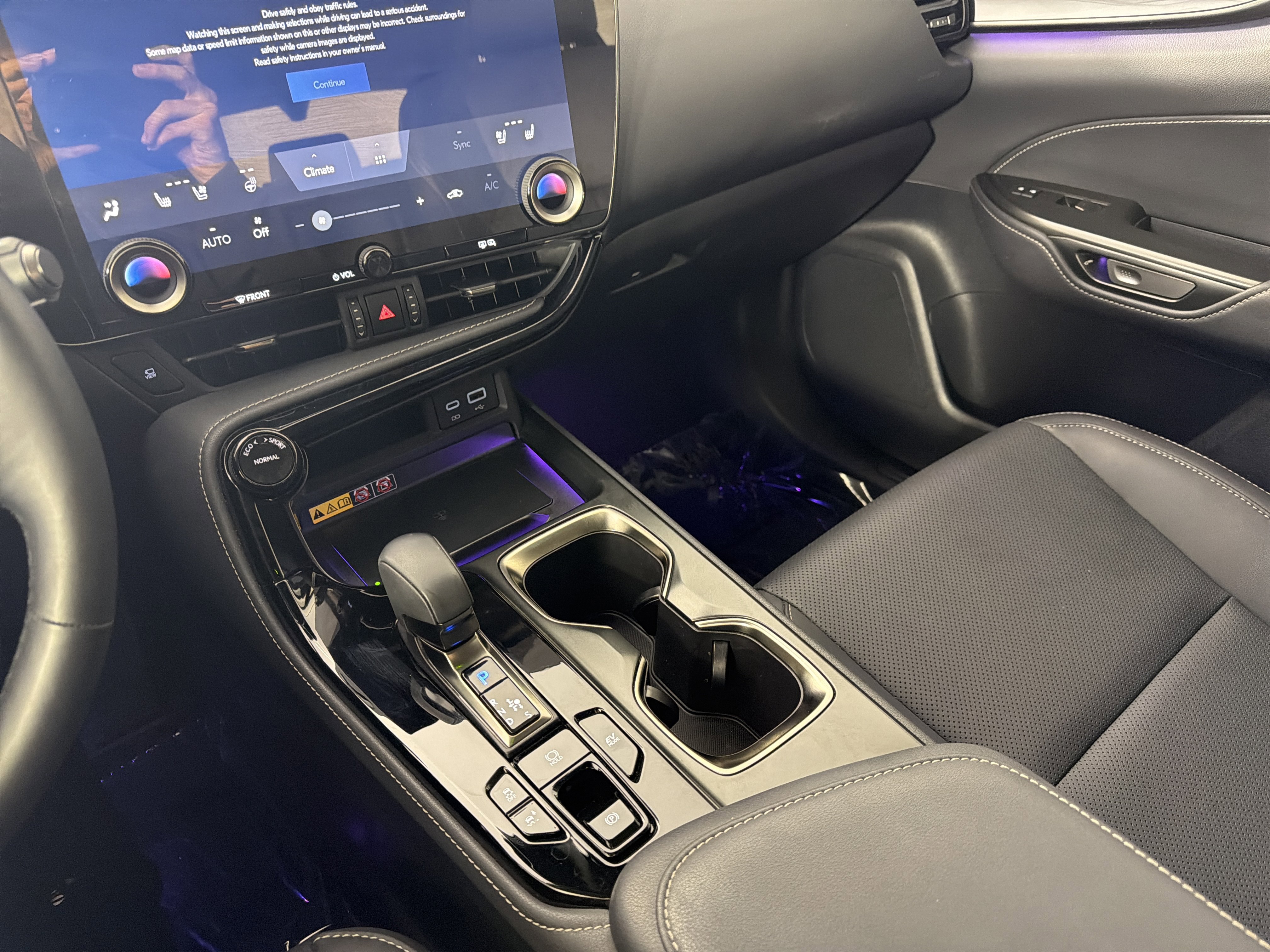 Certified 2025 Lexus NX 350h AWD w/ Accessory Package (2T) image 14