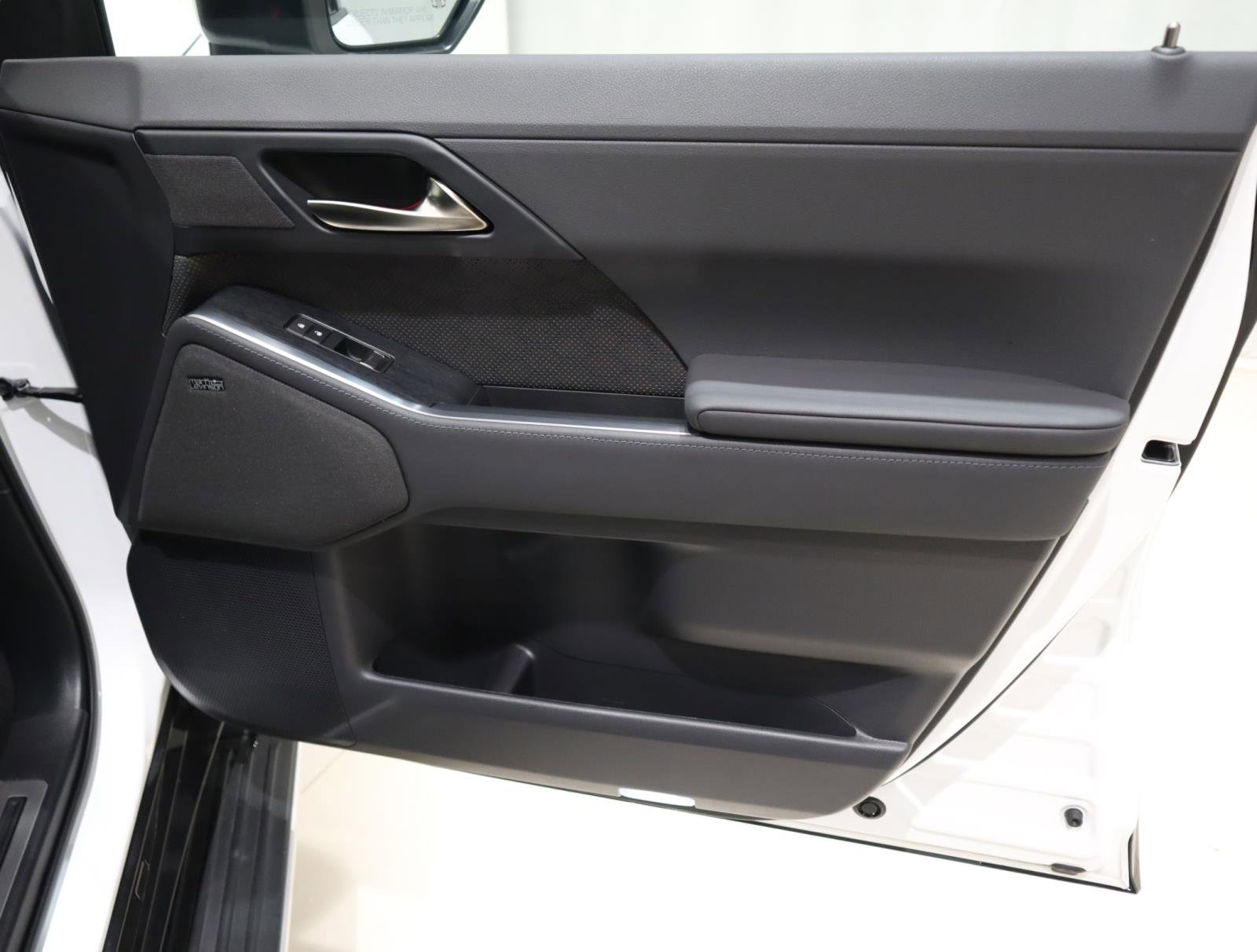 Used 2024 Lexus GX 550 w/ Accessory Package (Z1) image 15