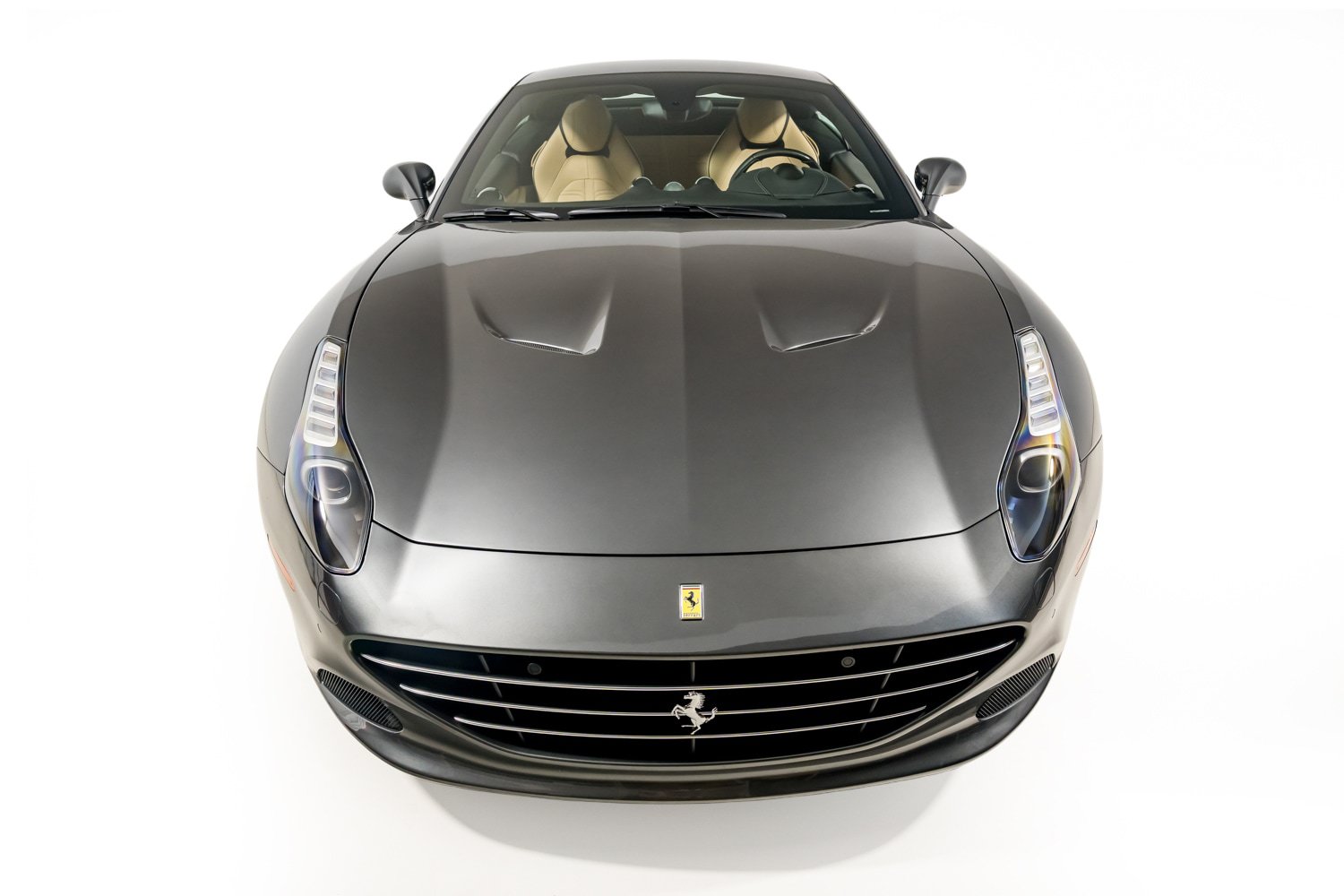 Used 2015 Ferrari California T RWD image 5