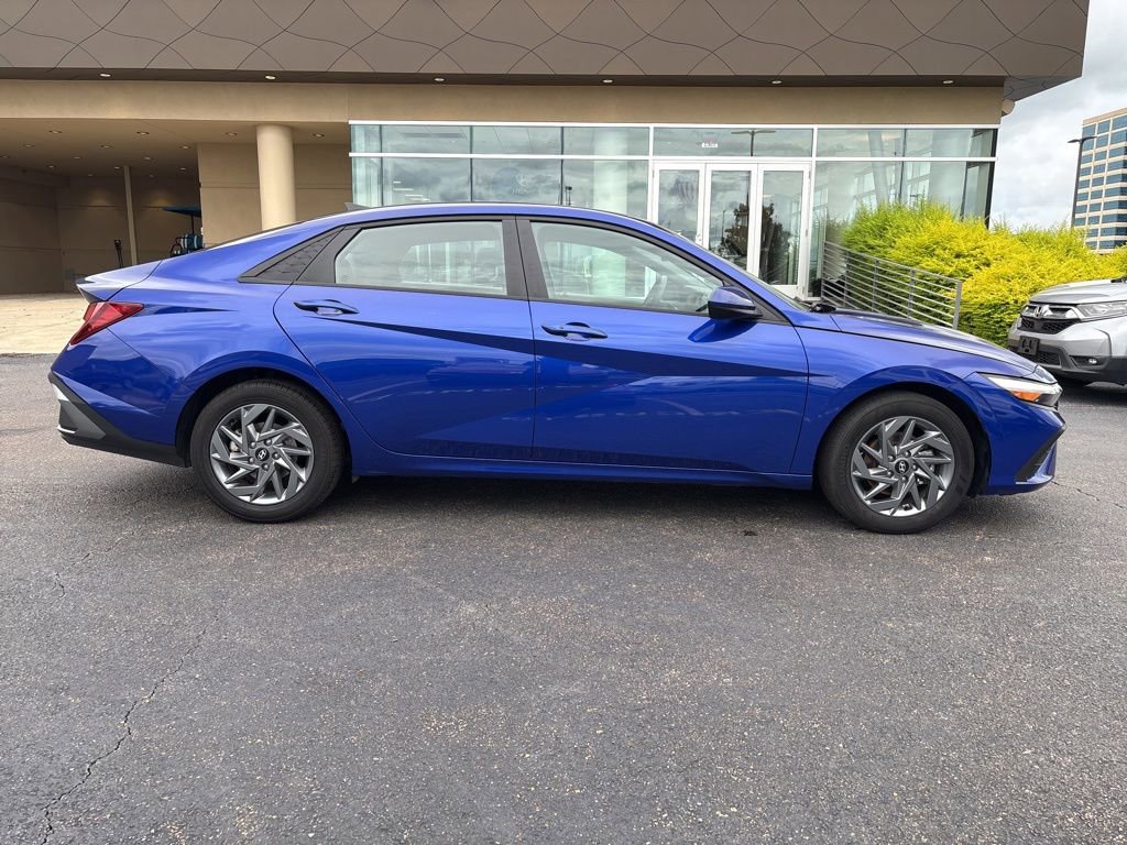 Used 2024 Hyundai Elantra SEL FWD image 4