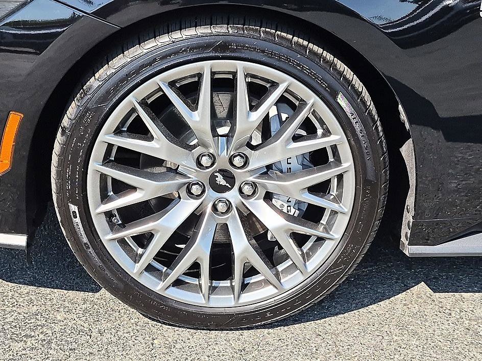 Used 2025 Ford Mustang GT Premium RWD image 10