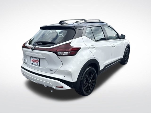Used 2023 Nissan Kicks SR w/ SR Premium Package FWD image 8