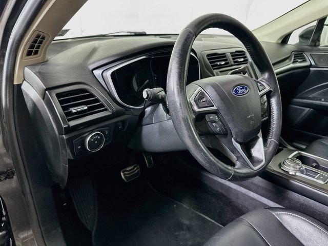 Used 2017 Ford Fusion Energi Titanium FWD image 11