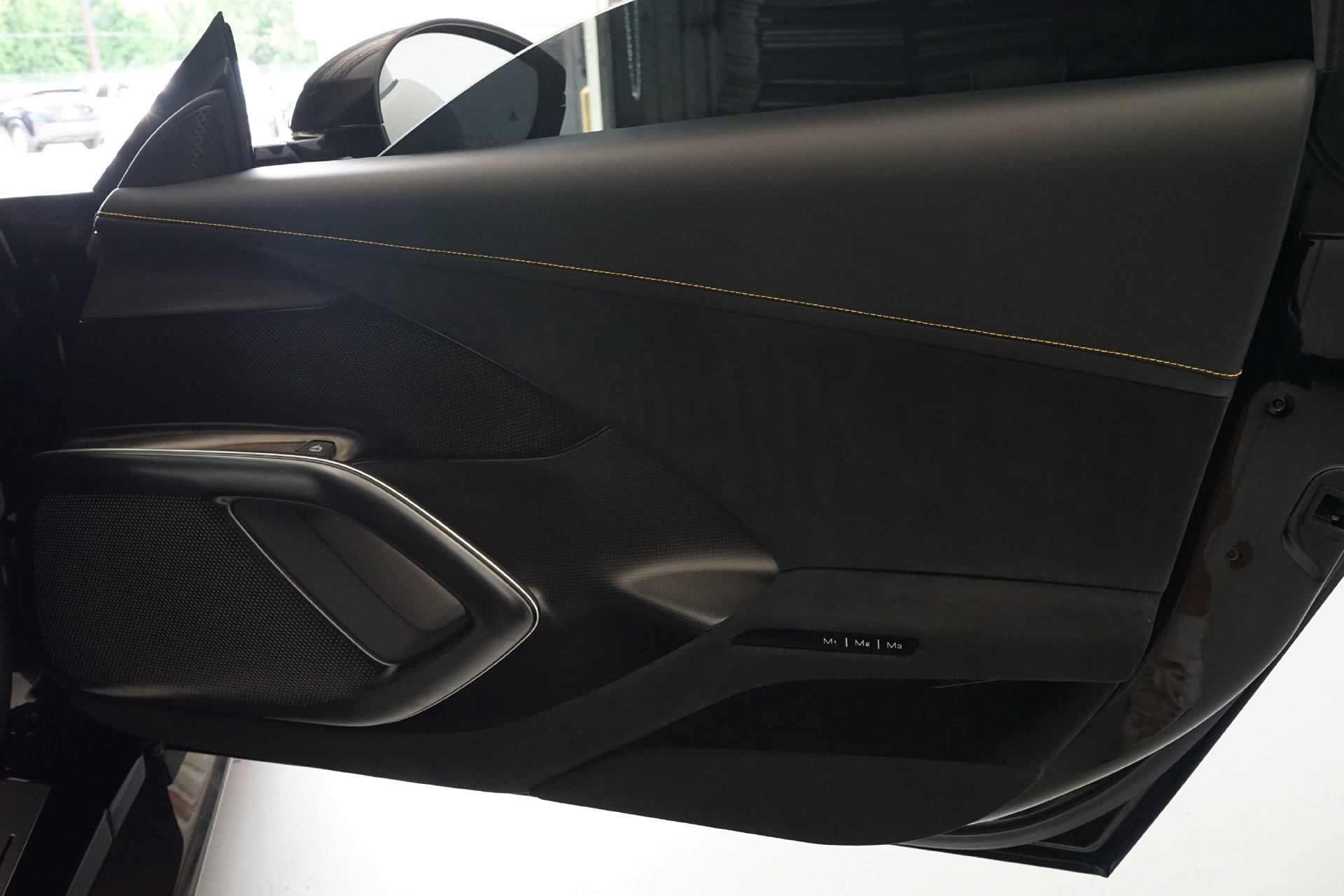 Used 2025 Ferrari 12Cilindri RWD image 31