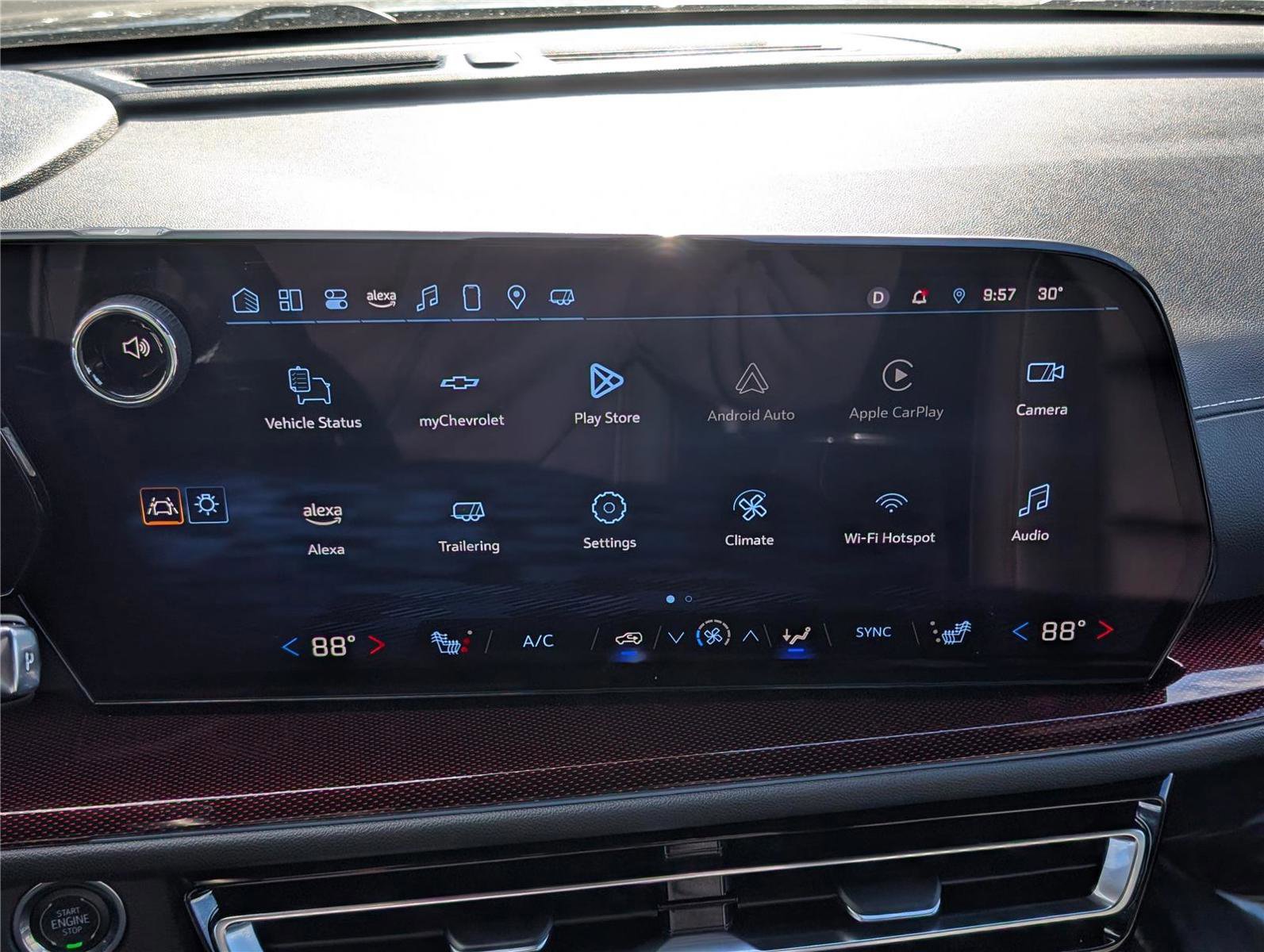 Used 2025 Chevrolet Traverse Z71 w/ Driver Confidence Package image 30