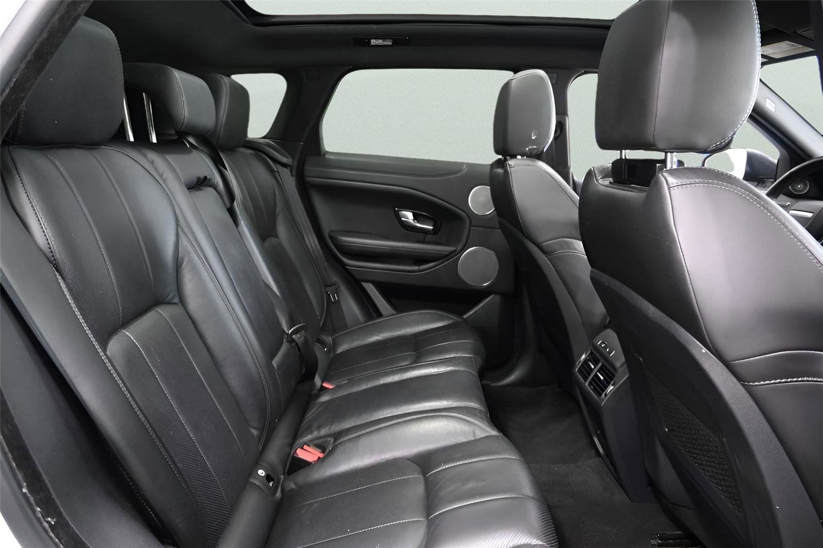 Used 2019 Land Rover Range Rover Evoque SE Premium AWD/4WD image 19