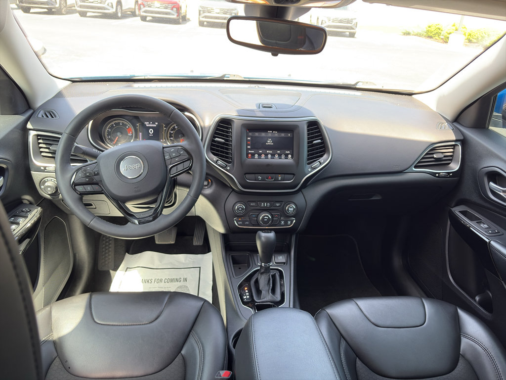 Used 2021 Jeep Cherokee Latitude Plus FWD image 17