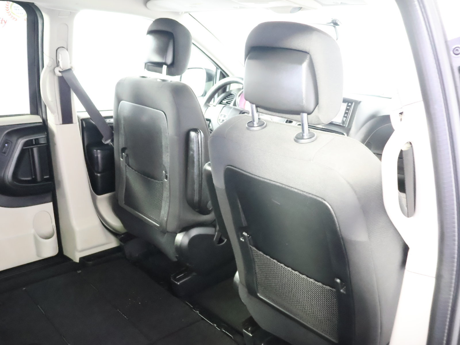 Used 2018 Dodge Grand Caravan SE FWD image 43