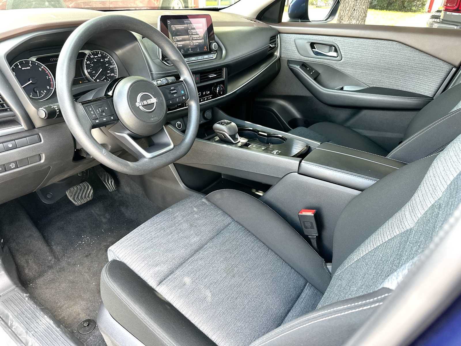 Used 2023 Nissan Rogue SV FWD image 18