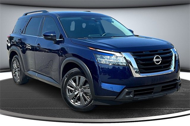 Used 2022 Nissan Pathfinder SV image 3