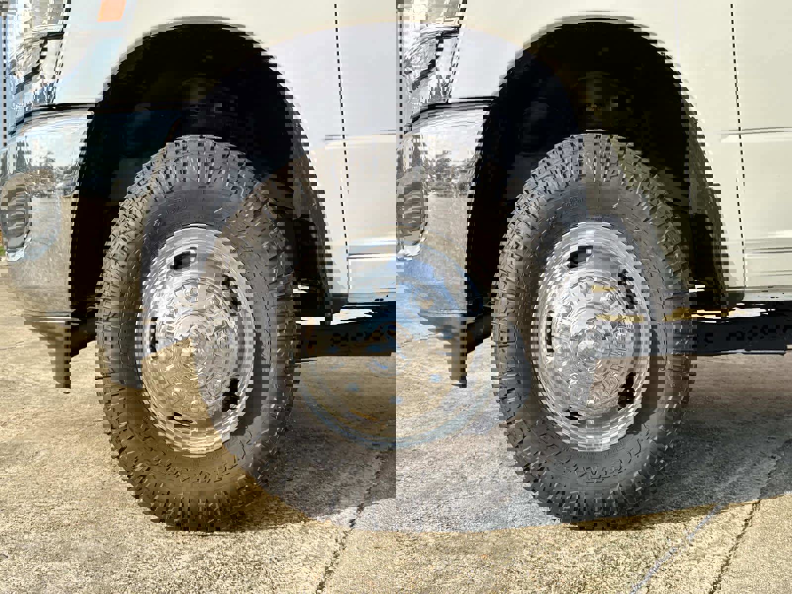 Used 2024 RAM 3500 Tradesman w/ Chrome Appearance Group image 4