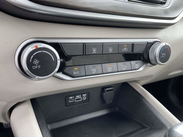 Used 2025 Nissan Altima 2.5 SV FWD image 25