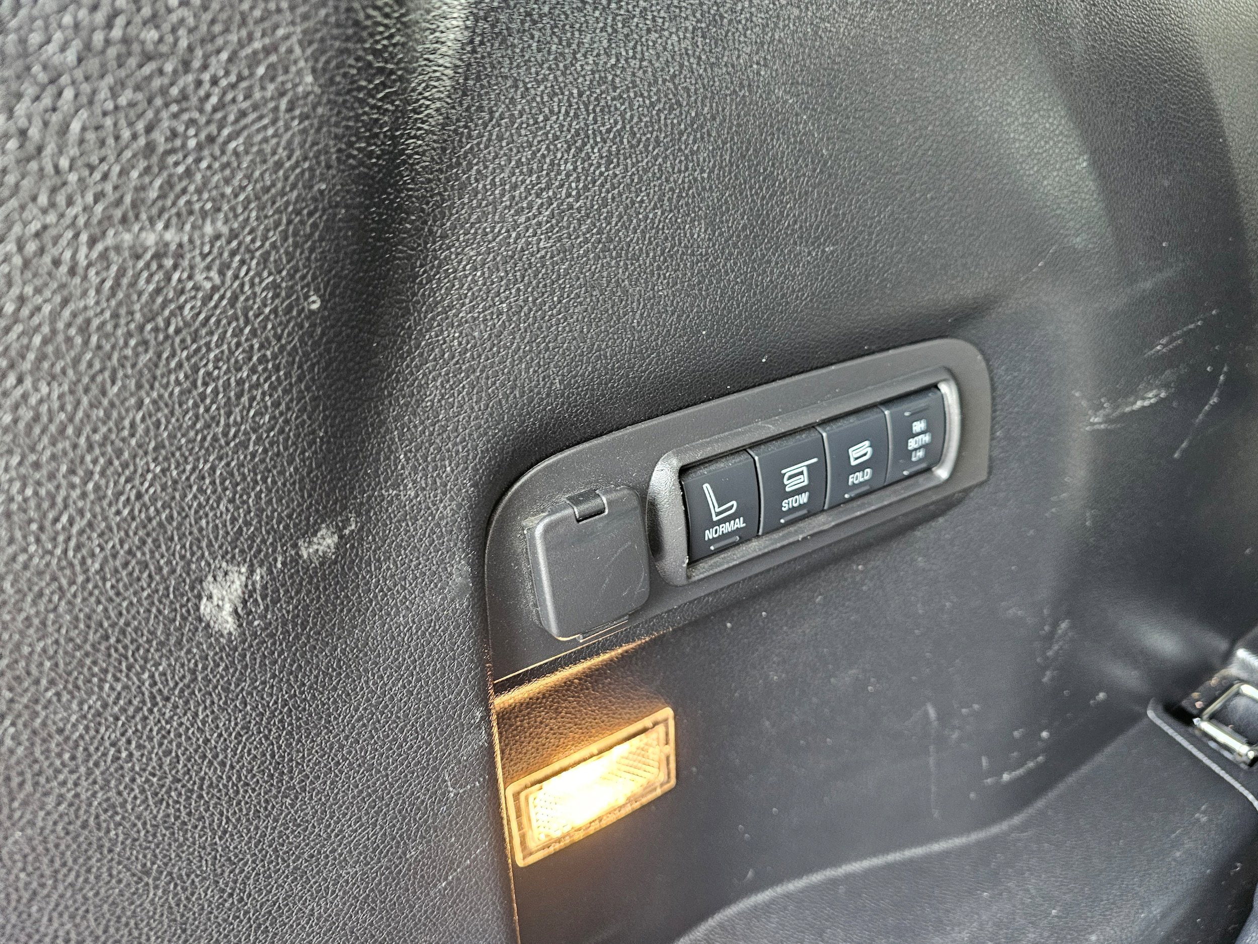 Used 2017 Ford Explorer Platinum AWD/4WD image 9