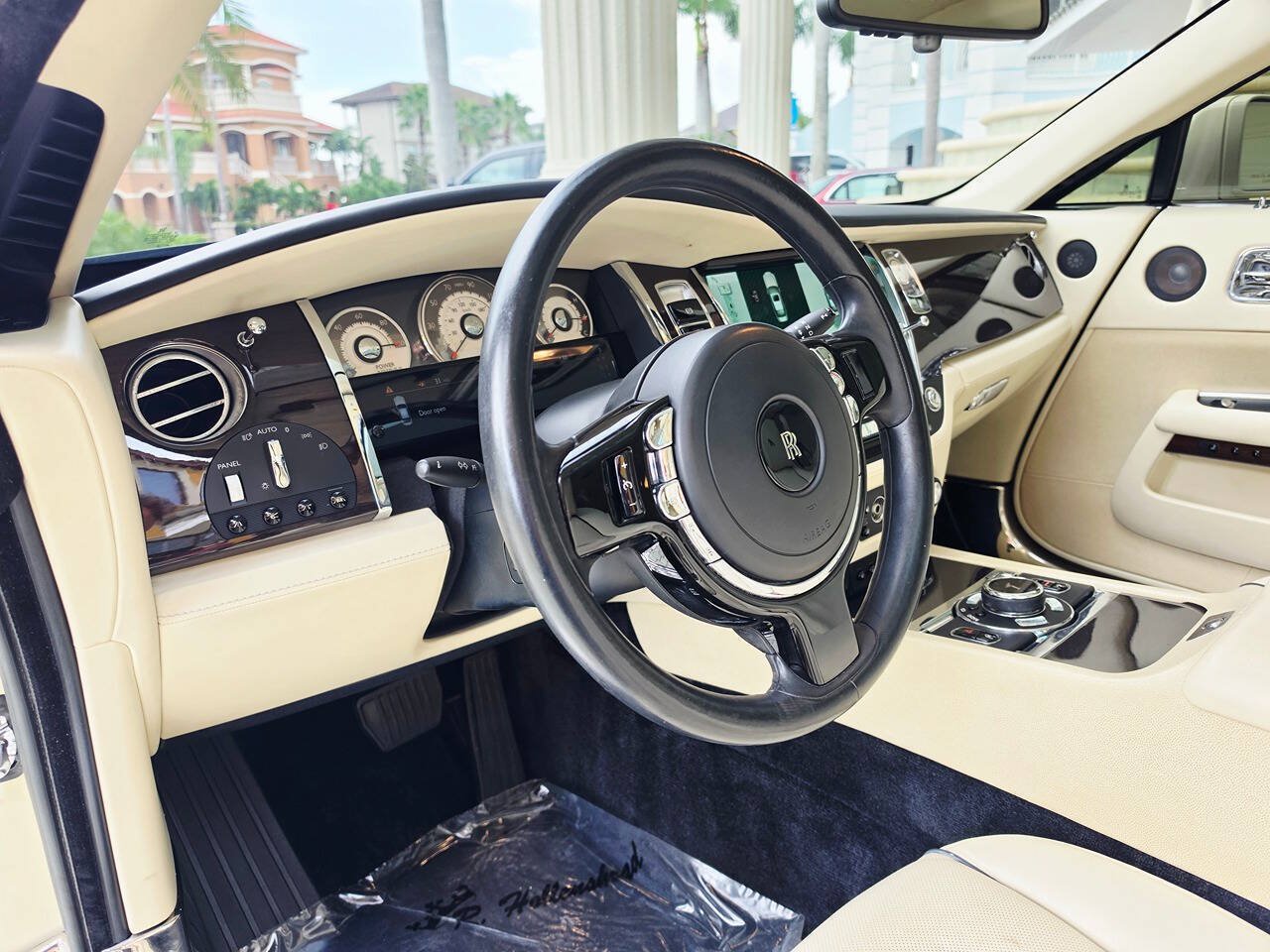 Used 2014 Rolls-Royce Wraith RWD image 12