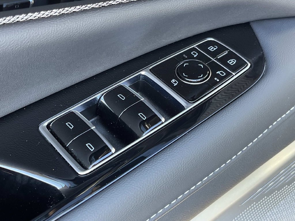 Used 2025 Cadillac Optiq Sport 1 AWD/4WD image 27