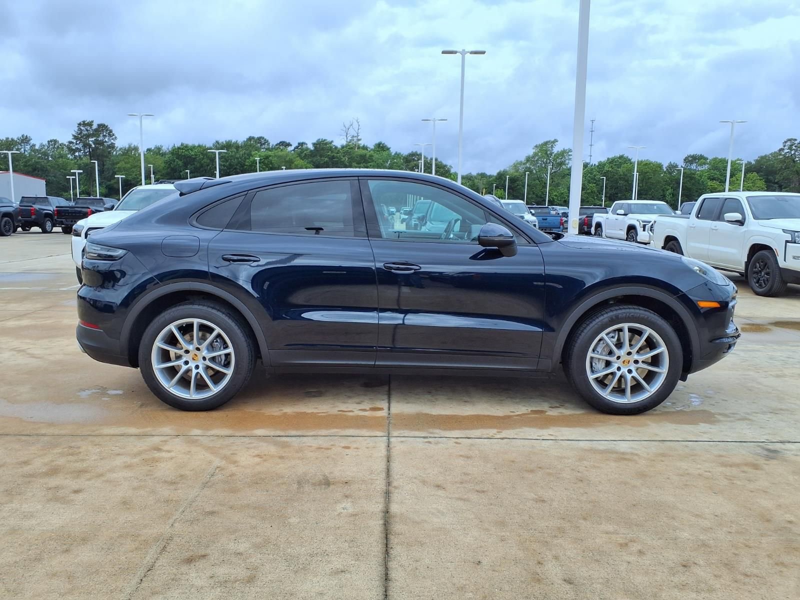 Used 2021 Porsche Cayenne Coupe AWD/4WD image 5