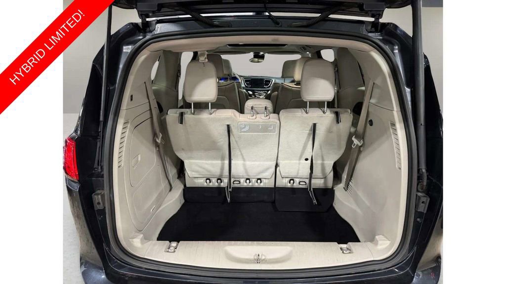 Used 2019 Chrysler Pacifica Limited w/ Advanced Safetytec Group FWD image 31