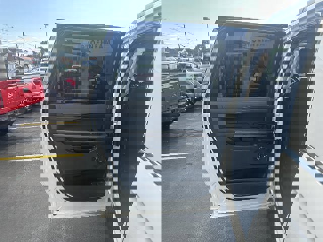 Used 2024 Ford Expedition Max XLT image 13