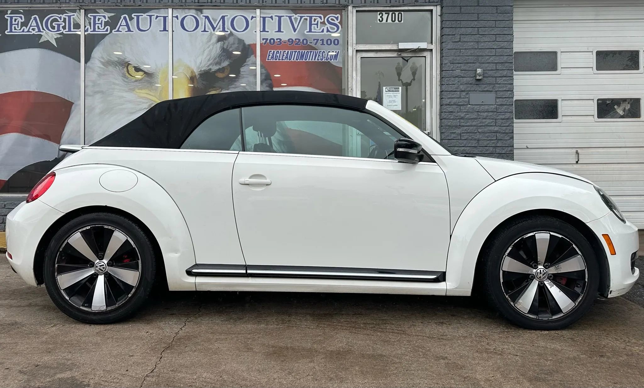 Used 2013 Volkswagen Beetle 2.0T image 2