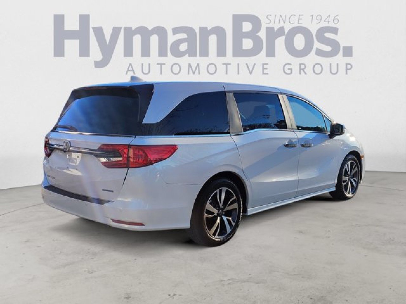 Used 2023 Honda Odyssey Touring image 3