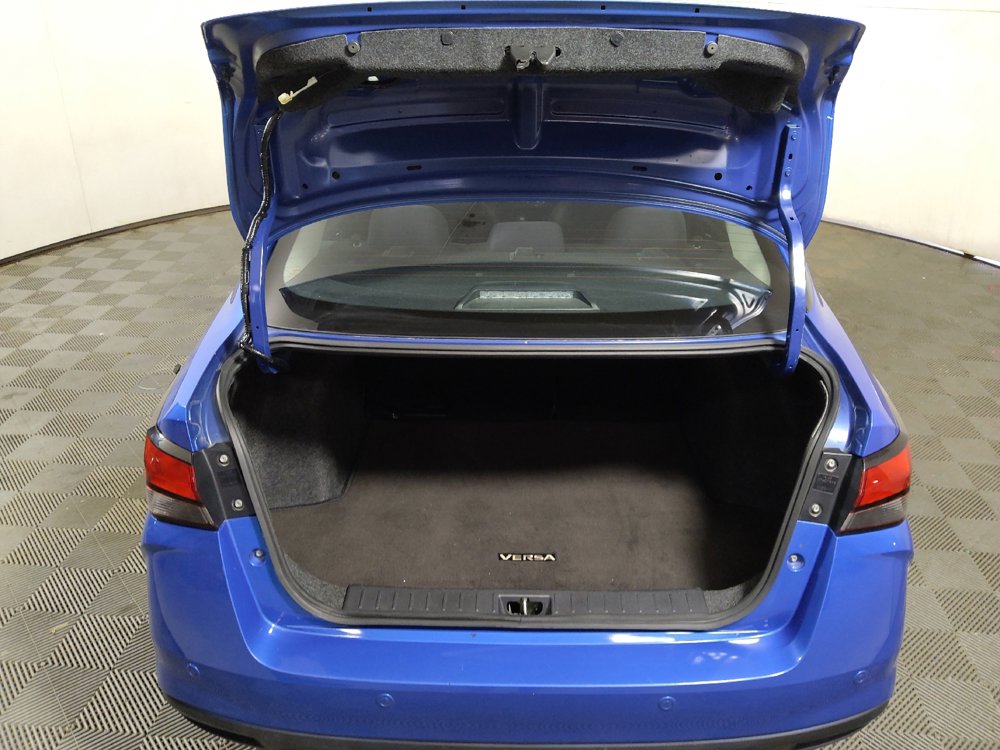Used 2021 Nissan Versa SV FWD image 29